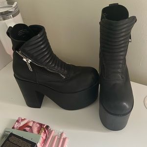 UNIF neo boots size 7